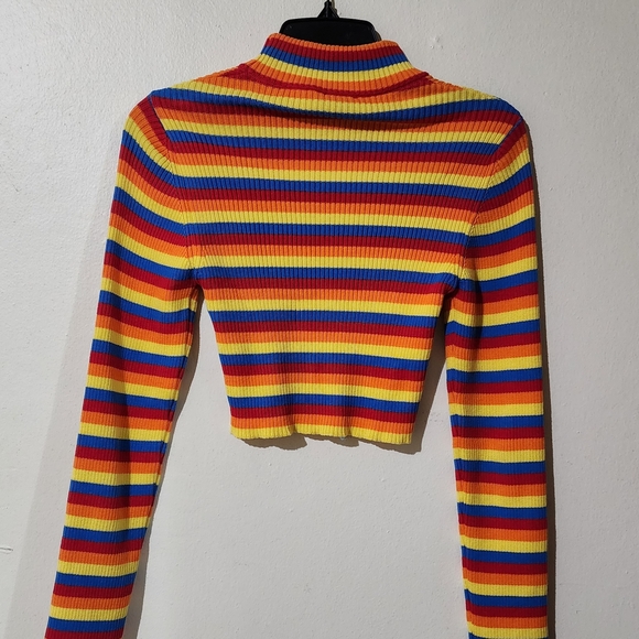 Colorful Striped Crop Top - Picture 2 of 8